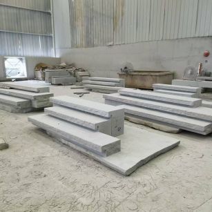 嘉峪关 整石台阶（大面火烧+侧面自然面），出货前厂内拼装