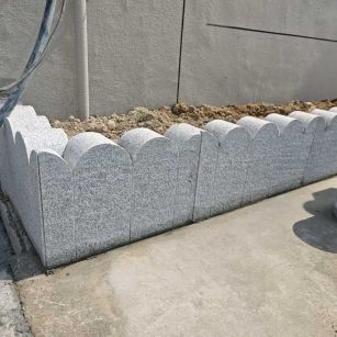 嘉峪关 芝麻白花岗岩花边石铺装效果图