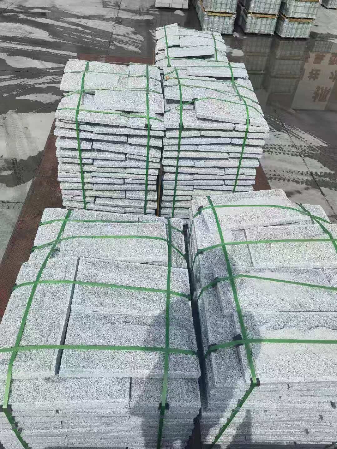 嘉峪关 芝麻白蘑菇石装车出货
