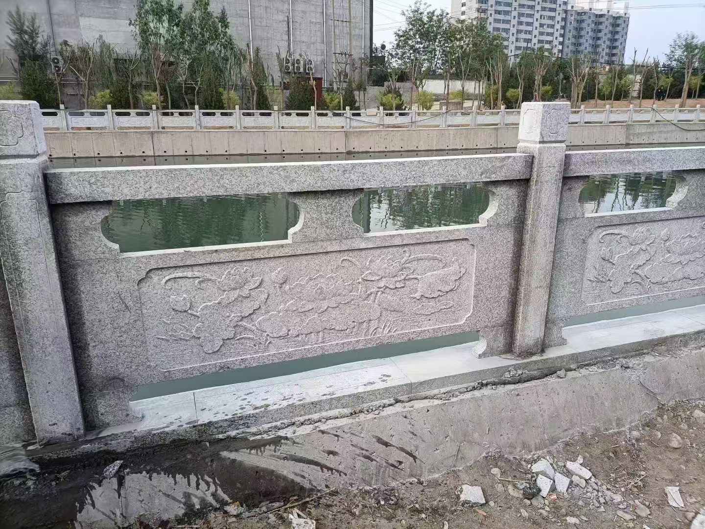 嘉峪关 芙蓉白大花桥梁、河道，石材栏杆、围栏、护栏