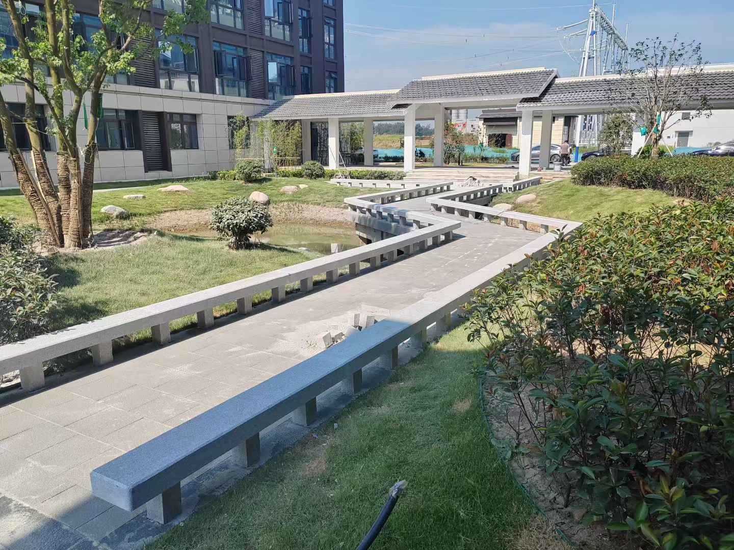 嘉峪关 芝麻灰小区坐凳&栏杆安装效果